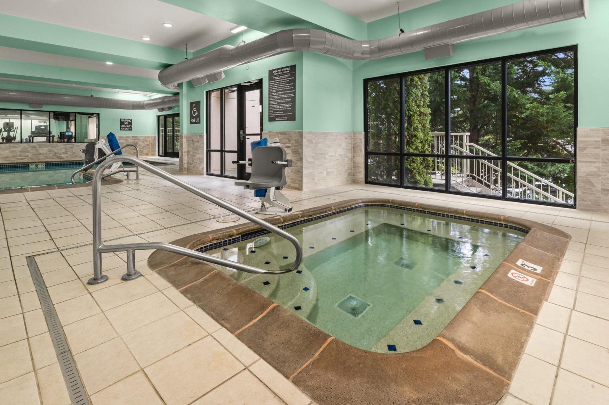 Holiday Inn & Suites Bothell An Ihg Hotel Eksteriør billede